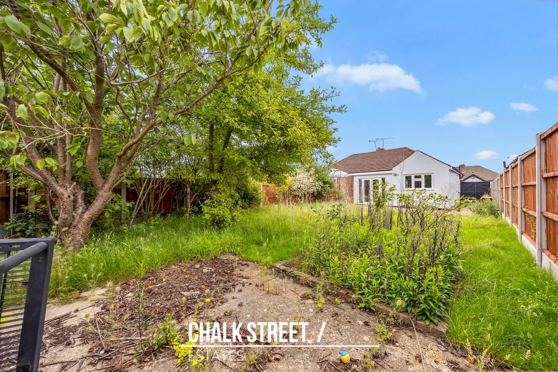 Central Drive, Hornchurch, RM12 6AR, photo 13