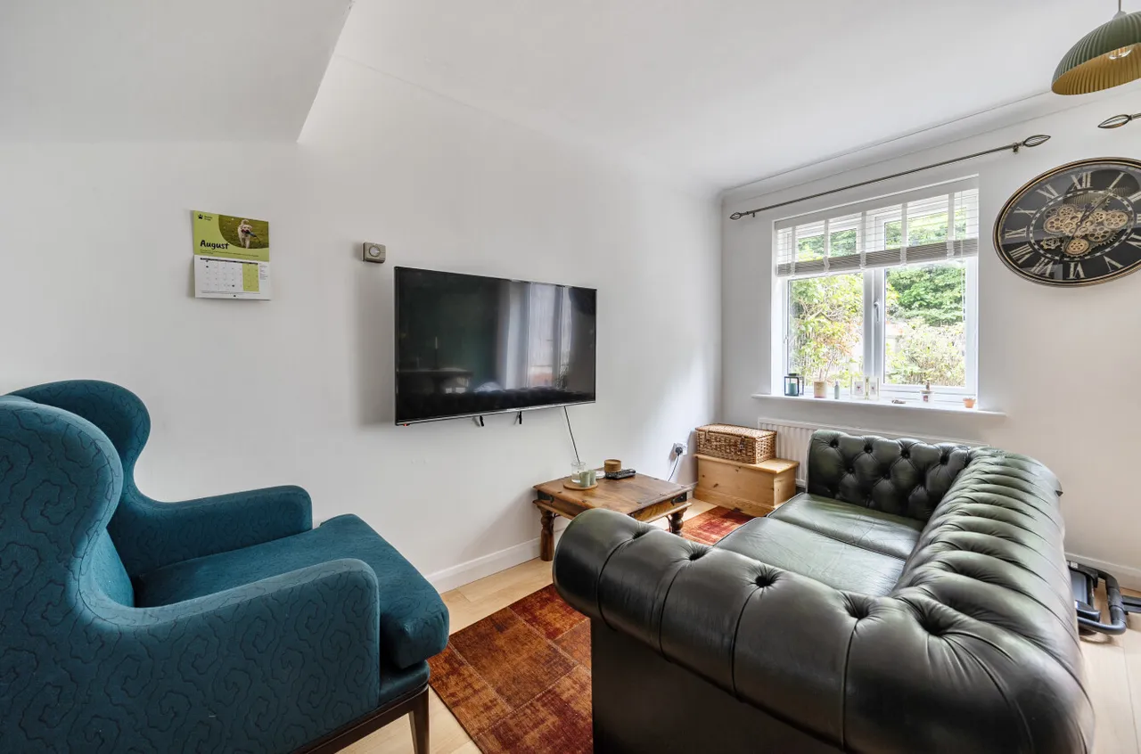 Barnett Lane, Lightwater, GU18, photo 14
