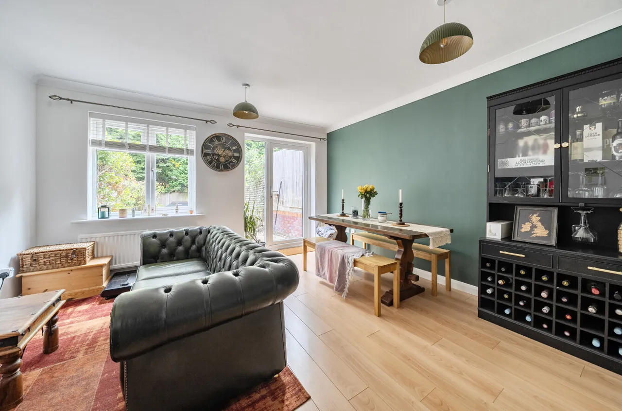Barnett Lane, Lightwater, GU18, photo 13