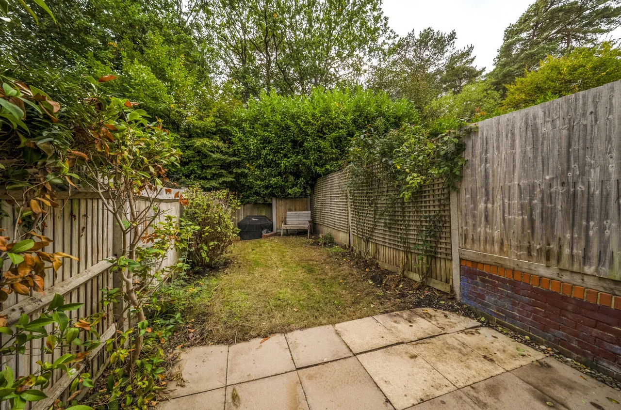 Barnett Lane, Lightwater, GU18, photo 7