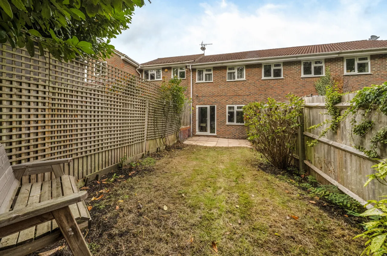 Barnett Lane, Lightwater, GU18, photo 8