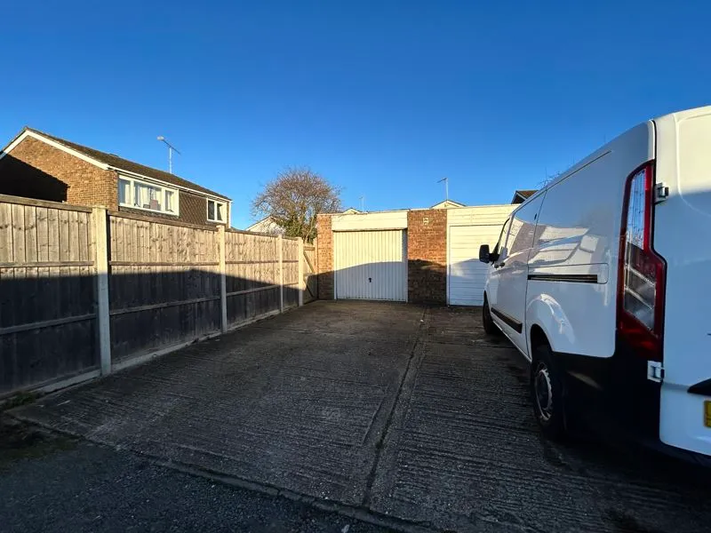 Linden Close, Dunstable LU5 4PF, photo 13