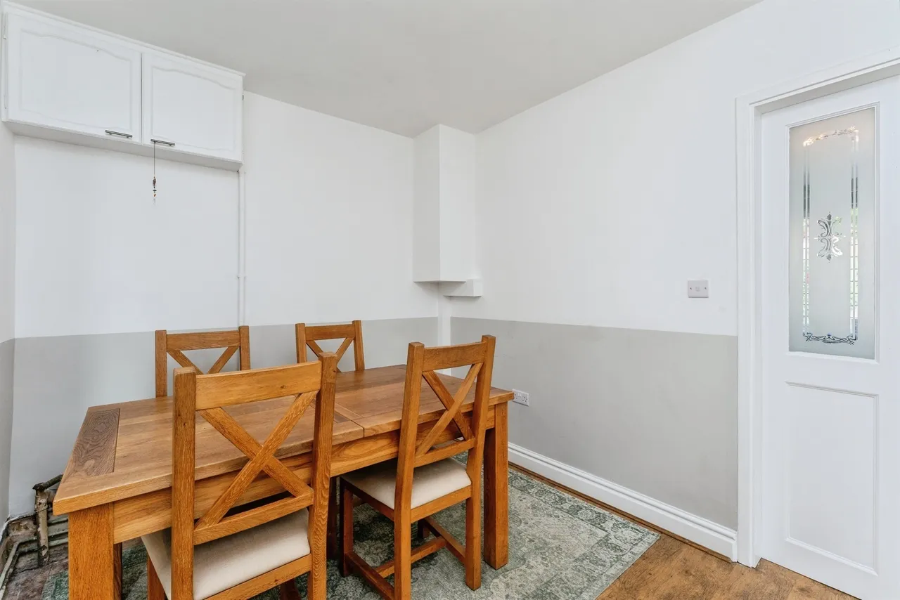 Bryn Gwenfro, Tanyfron, LL11, photo 9