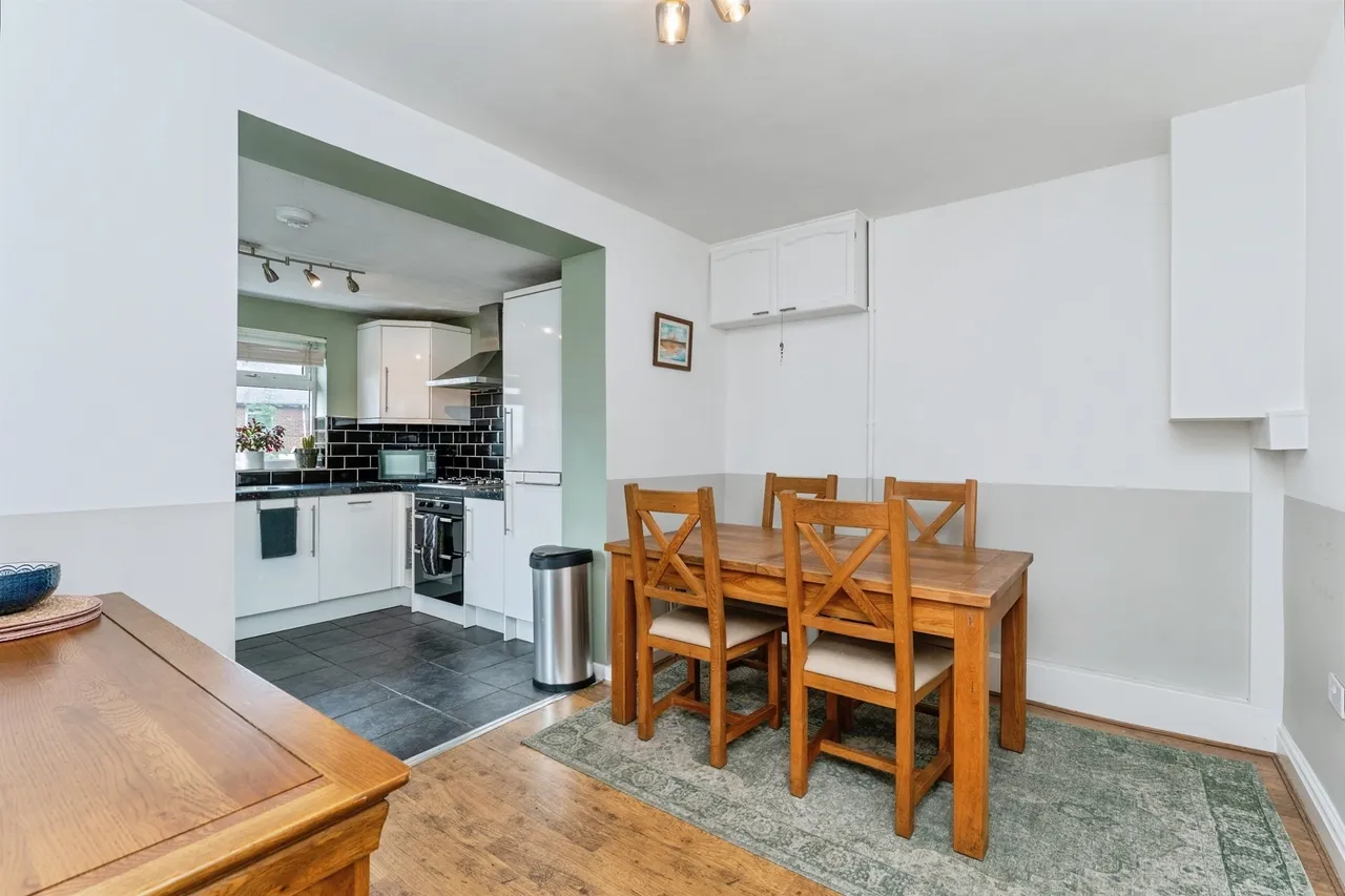 Bryn Gwenfro, Tanyfron, LL11, photo 7
