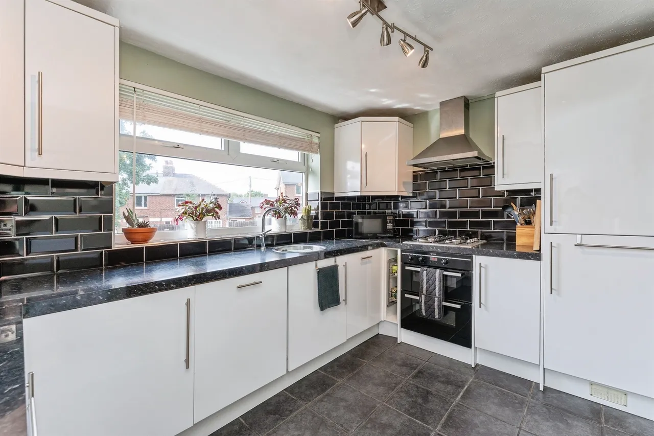 Bryn Gwenfro, Tanyfron, LL11, photo 6