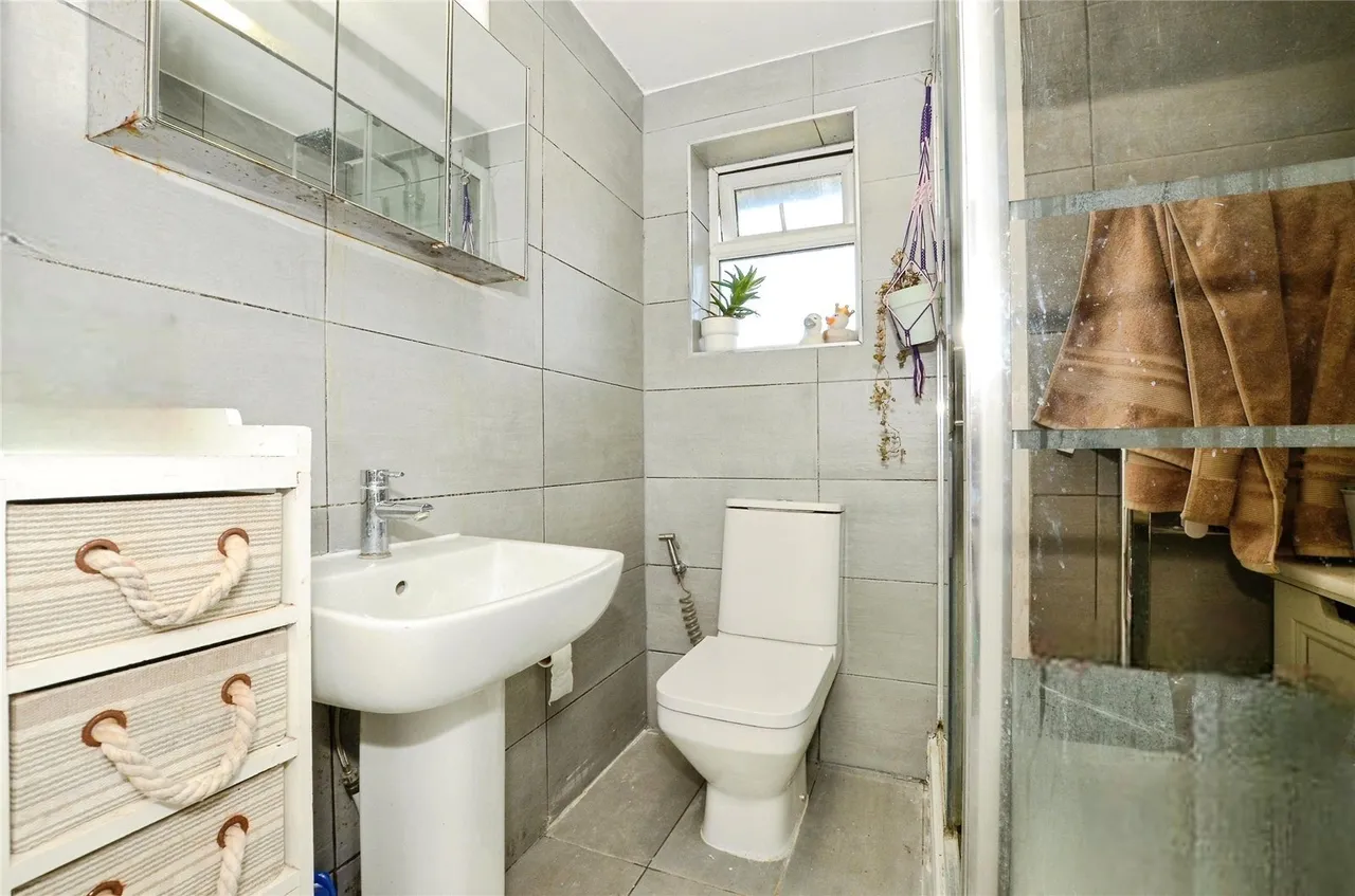 Playfield Road, Edgware, HA8, photo 12