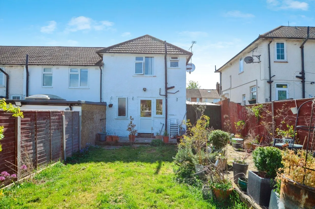 Playfield Road, Edgware, HA8, photo 9