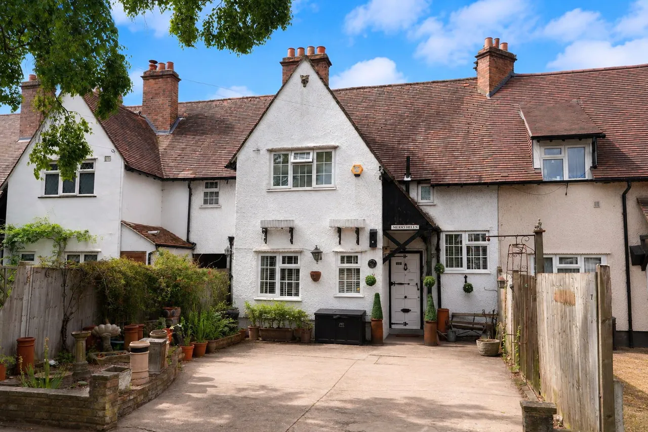 3 bed house for sale — Princes Road, Teddington, TW11 0RZ