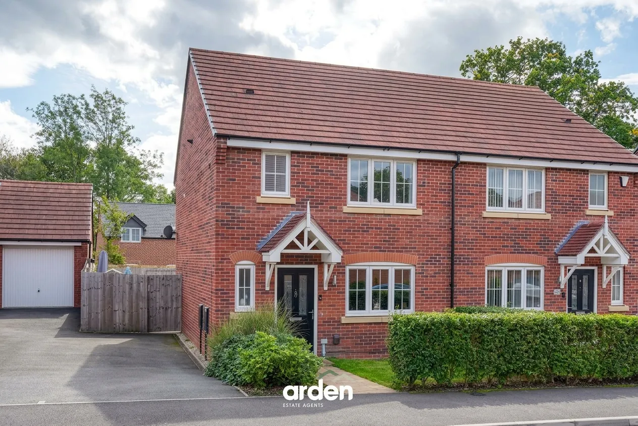 3 bed house for sale, Farmers Lane, Tidbury Green, B90