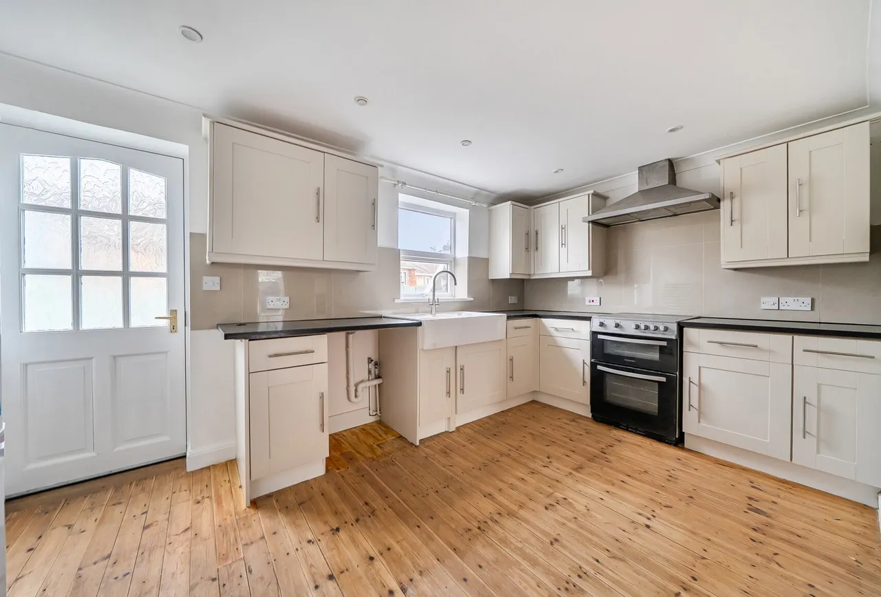 Fairfield Parade, Gloucestershire, Leckhampton, GL53 7PJ, photo 4