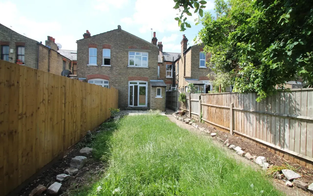 Park Avenue, Palmers Green, London N13, photo 12
