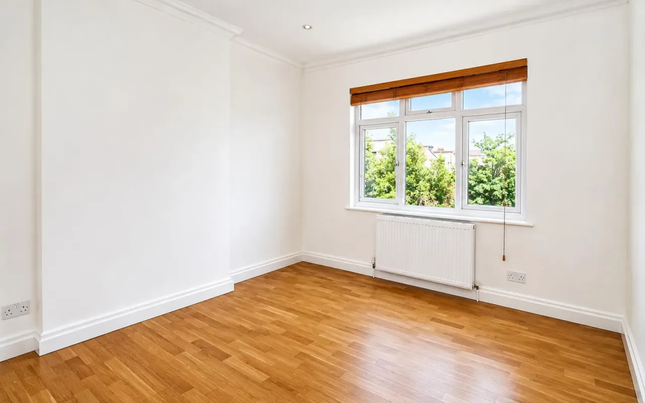 Park Avenue, Palmers Green, London N13, photo 11