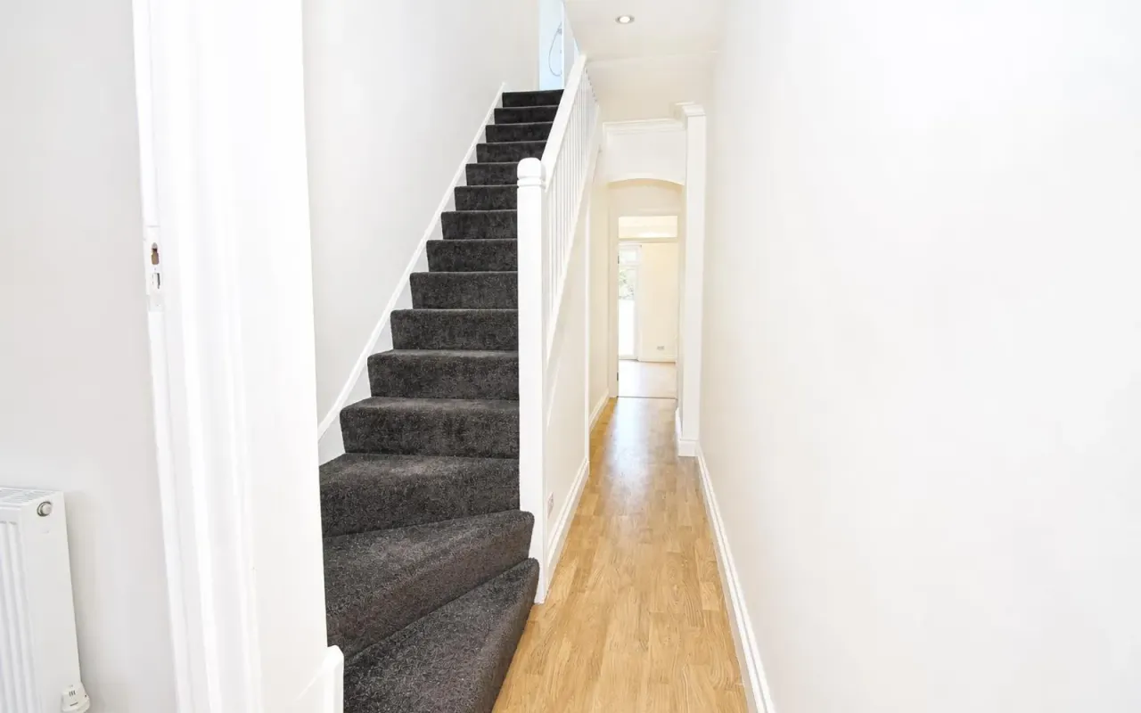 Park Avenue, Palmers Green, London N13, photo 3