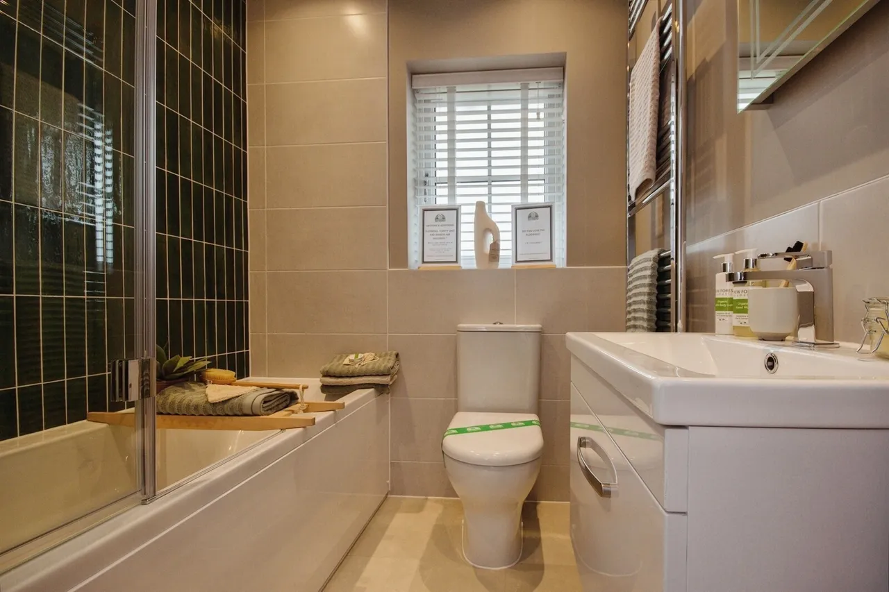 Brockhills Lane, New Milton, photo 8
