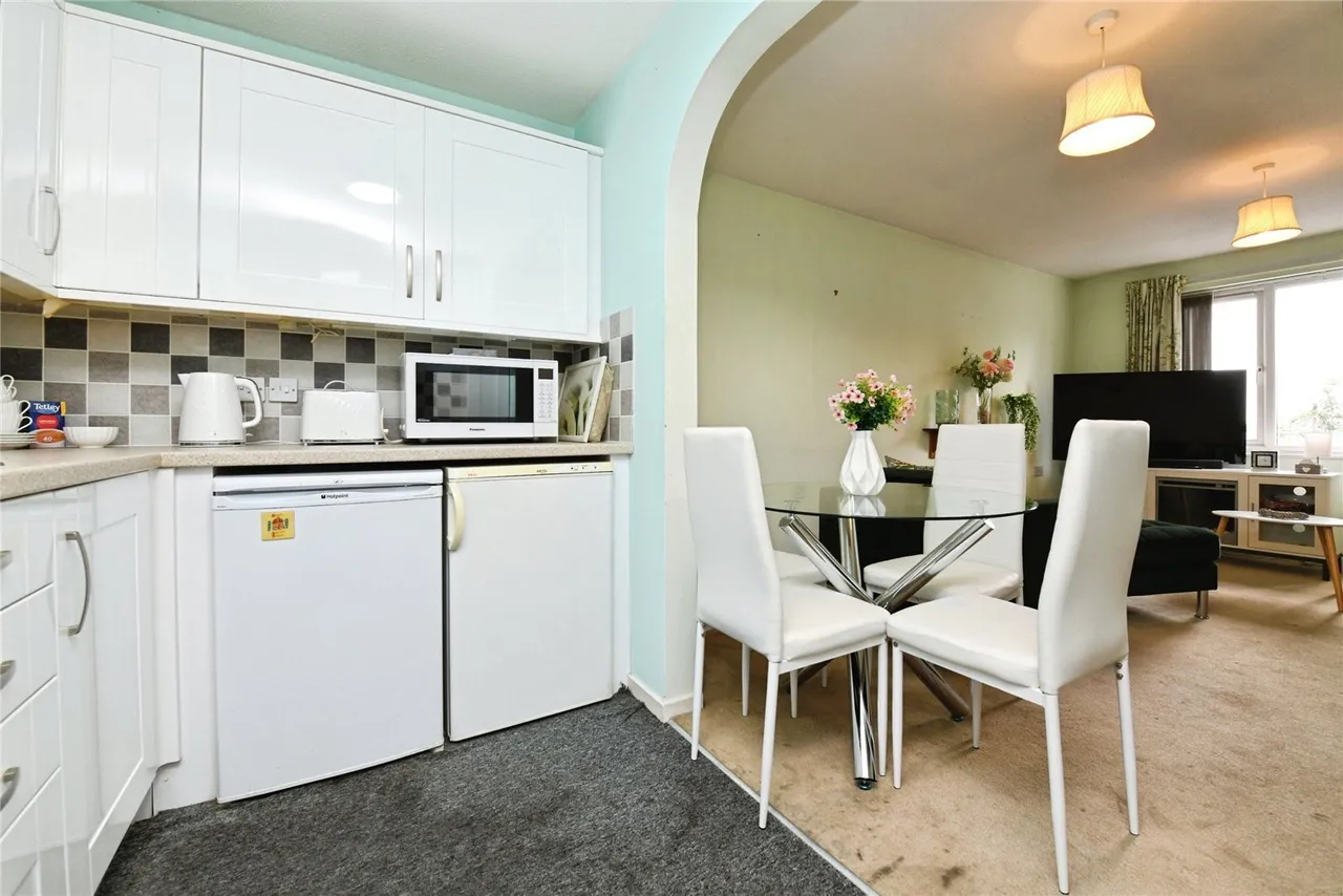 Primrose Court, Kings Road, Brentwood, Essex, CM14, photo 8
