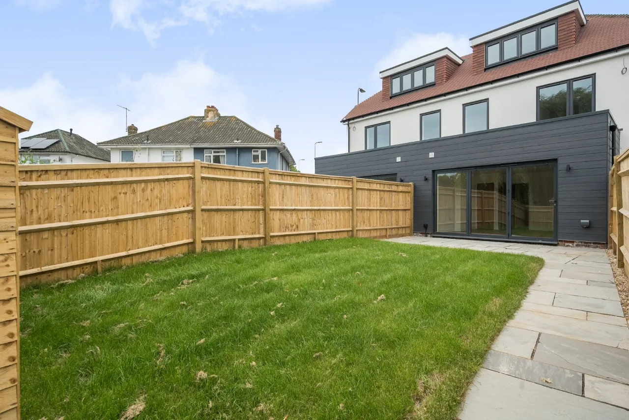 Old Shoreham Road, Lancing, BN15, photo 2