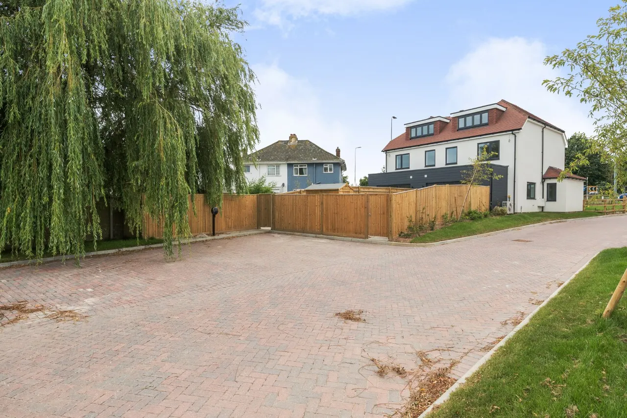 Old Shoreham Road, Lancing, BN15, photo 7