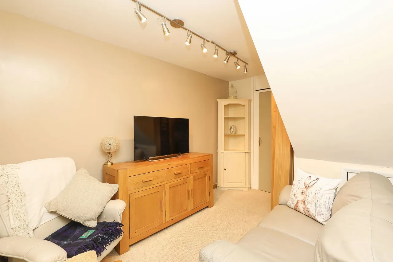 Hollybank Close, Sheffield, S12, photo 10