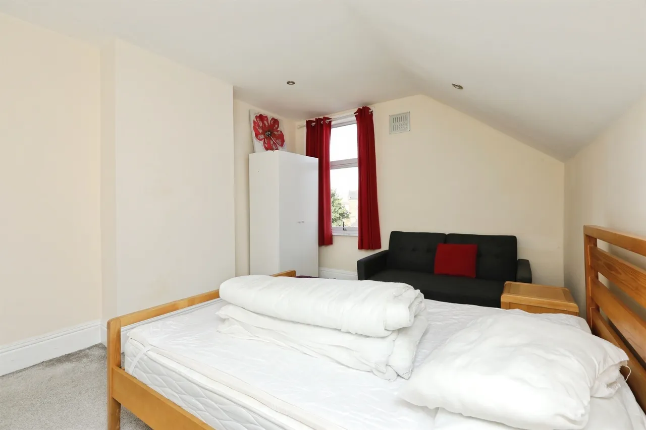 Victoria Road, Retford, DN22, photo 5