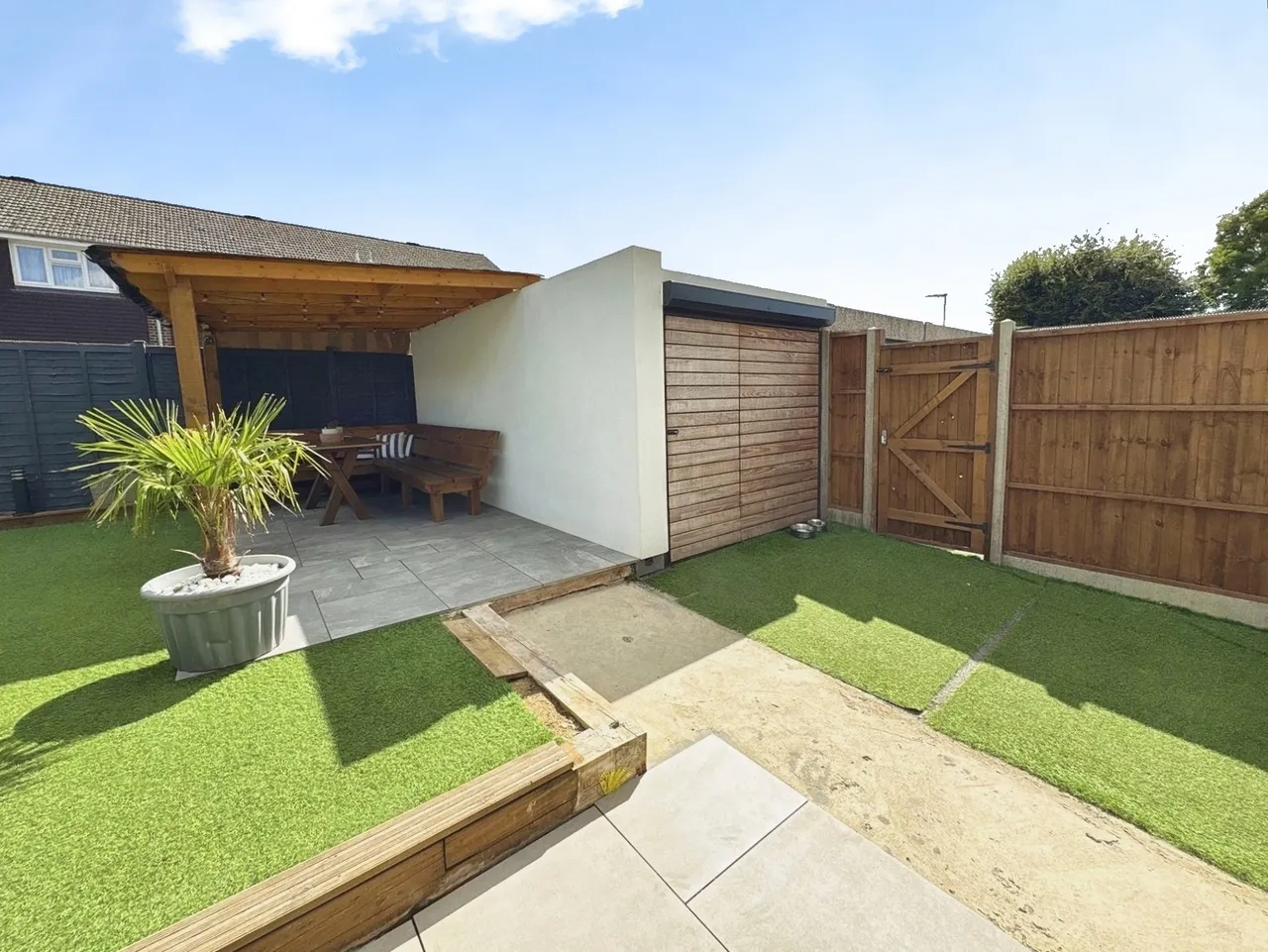 Ellison Way, Tongham, Surrey, GU10 1AY, photo 13