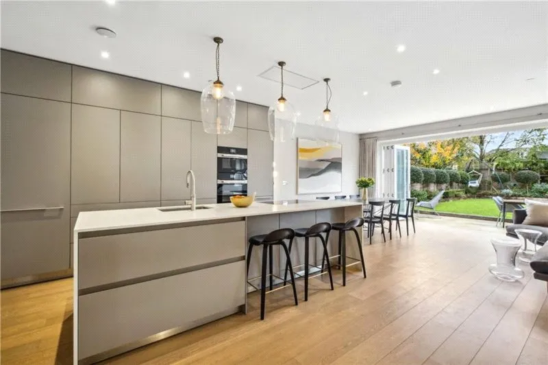 Easterby Villas, Beverley Road, Barnes, London, SW13, photo 2