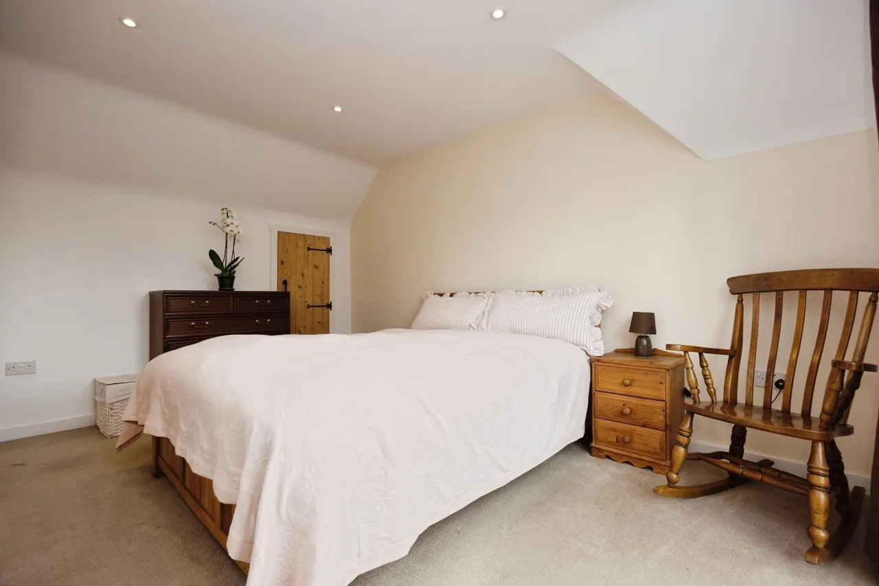 The Street, Thursley, GU8, photo 18