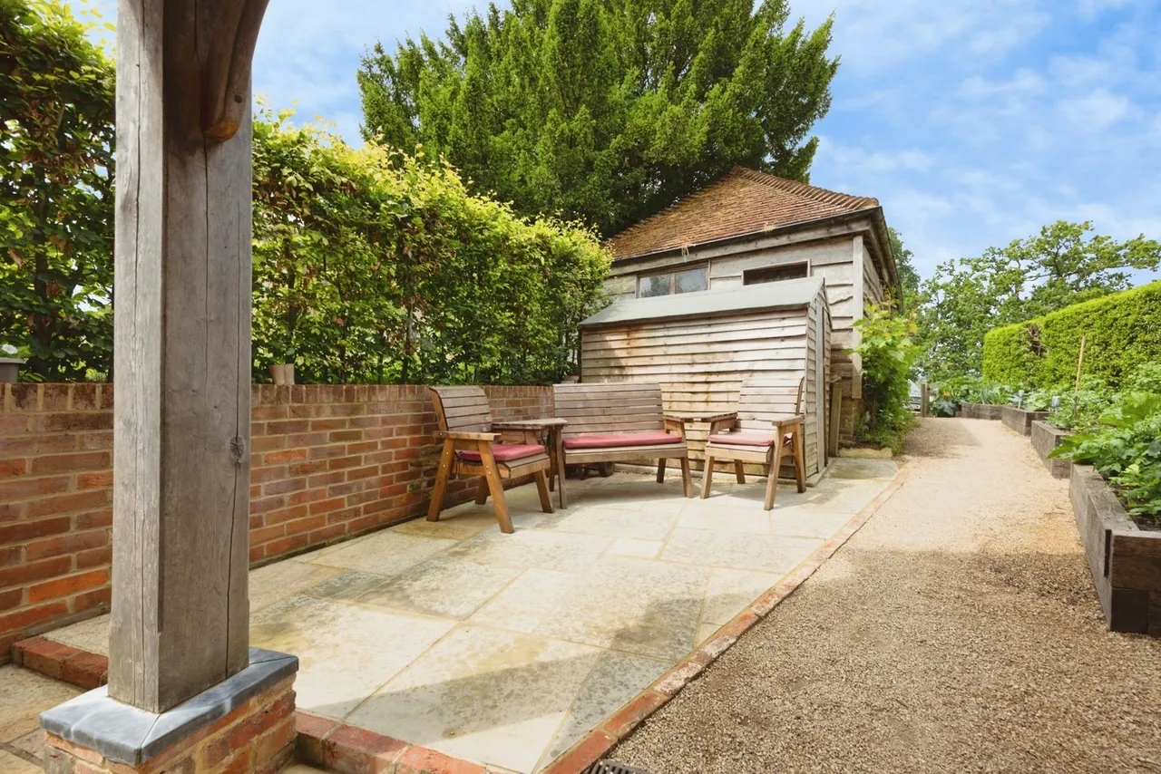 The Street, Thursley, GU8, photo 12