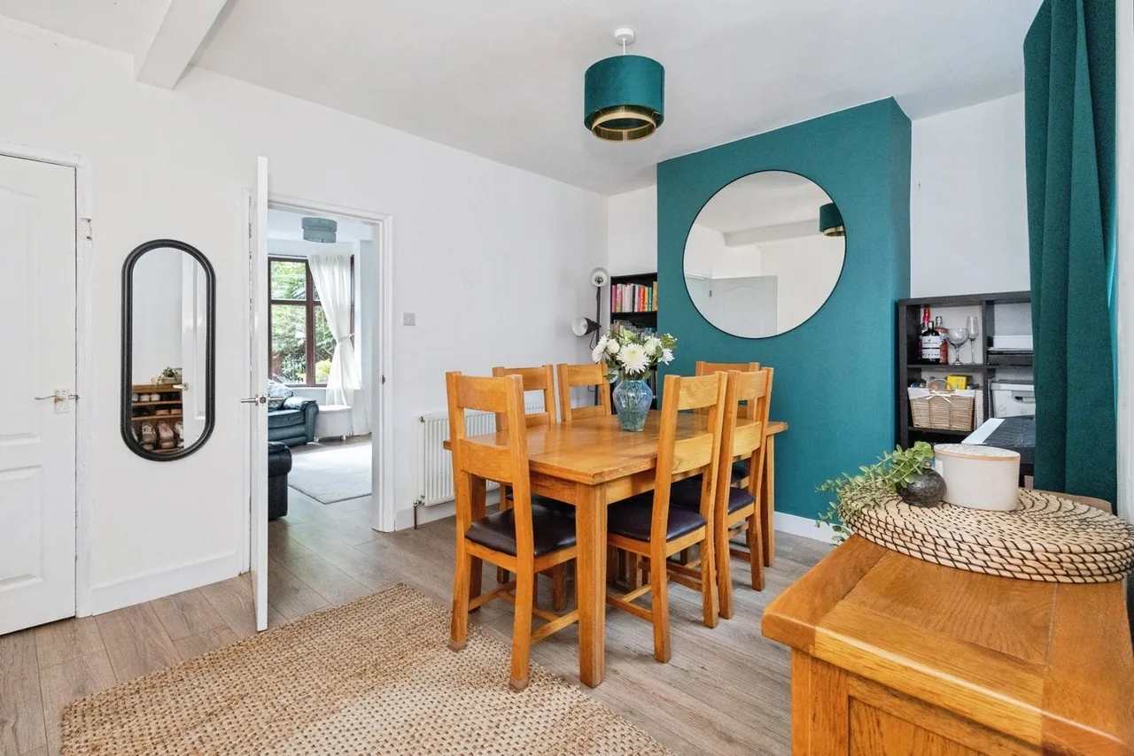 Holland Street, Denton, M34, photo 5