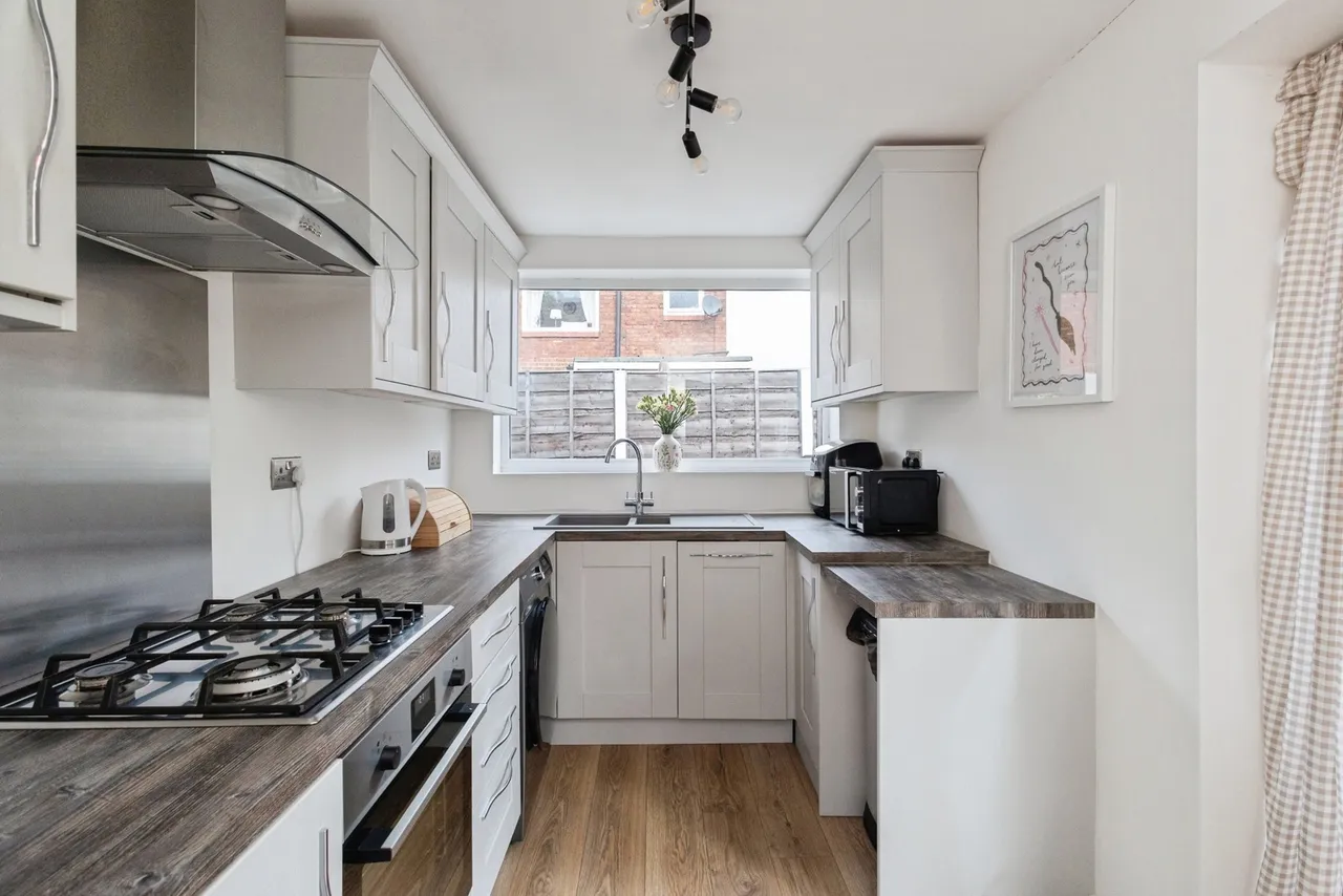 Holland Street, Denton, M34, photo 6