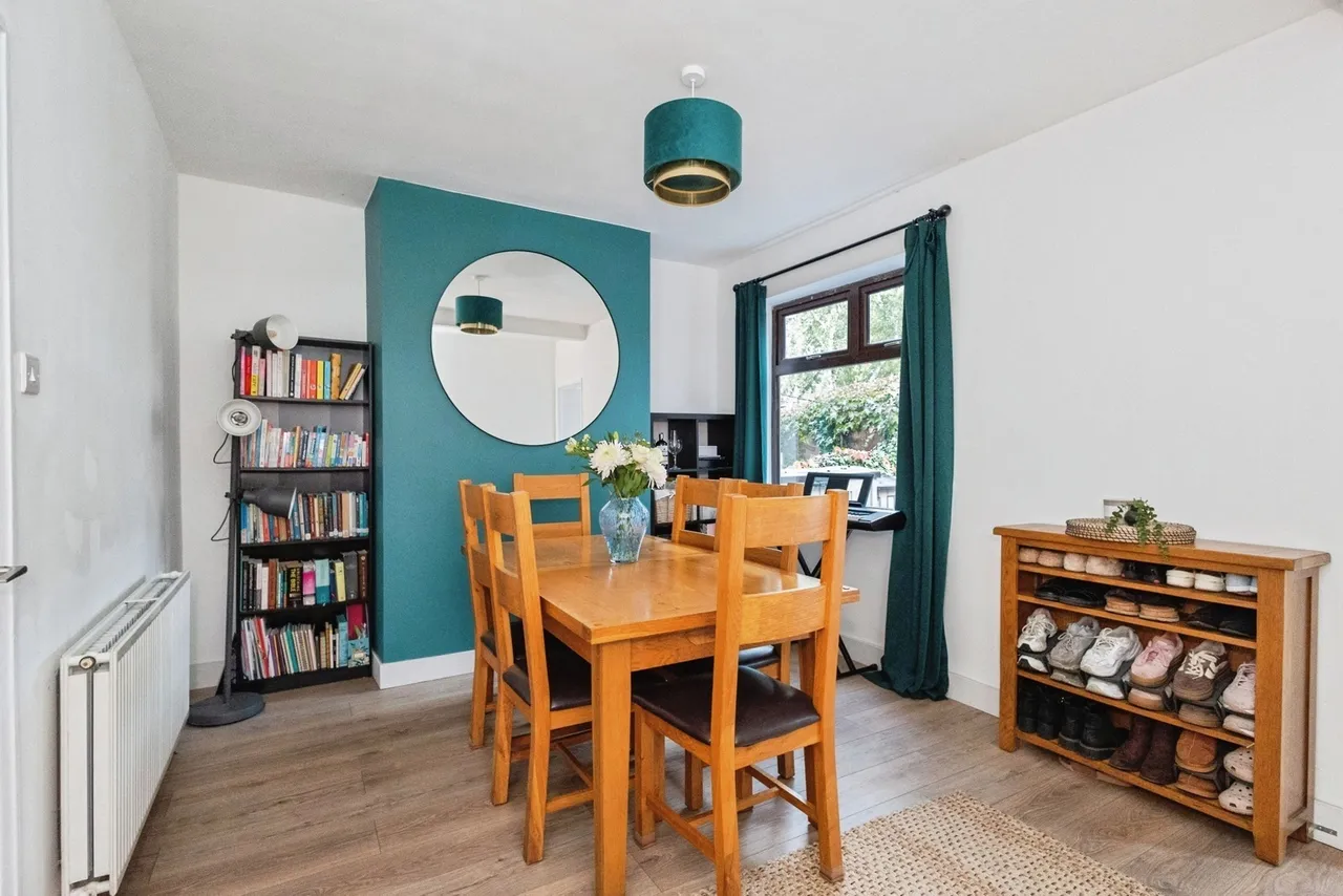 Holland Street, Denton, M34, photo 4