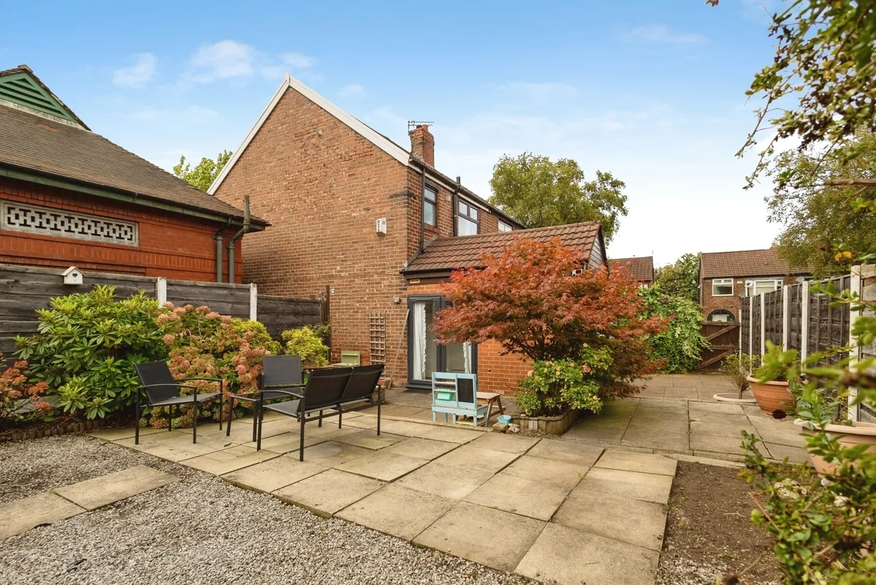 Holland Street, Denton, M34, photo 16