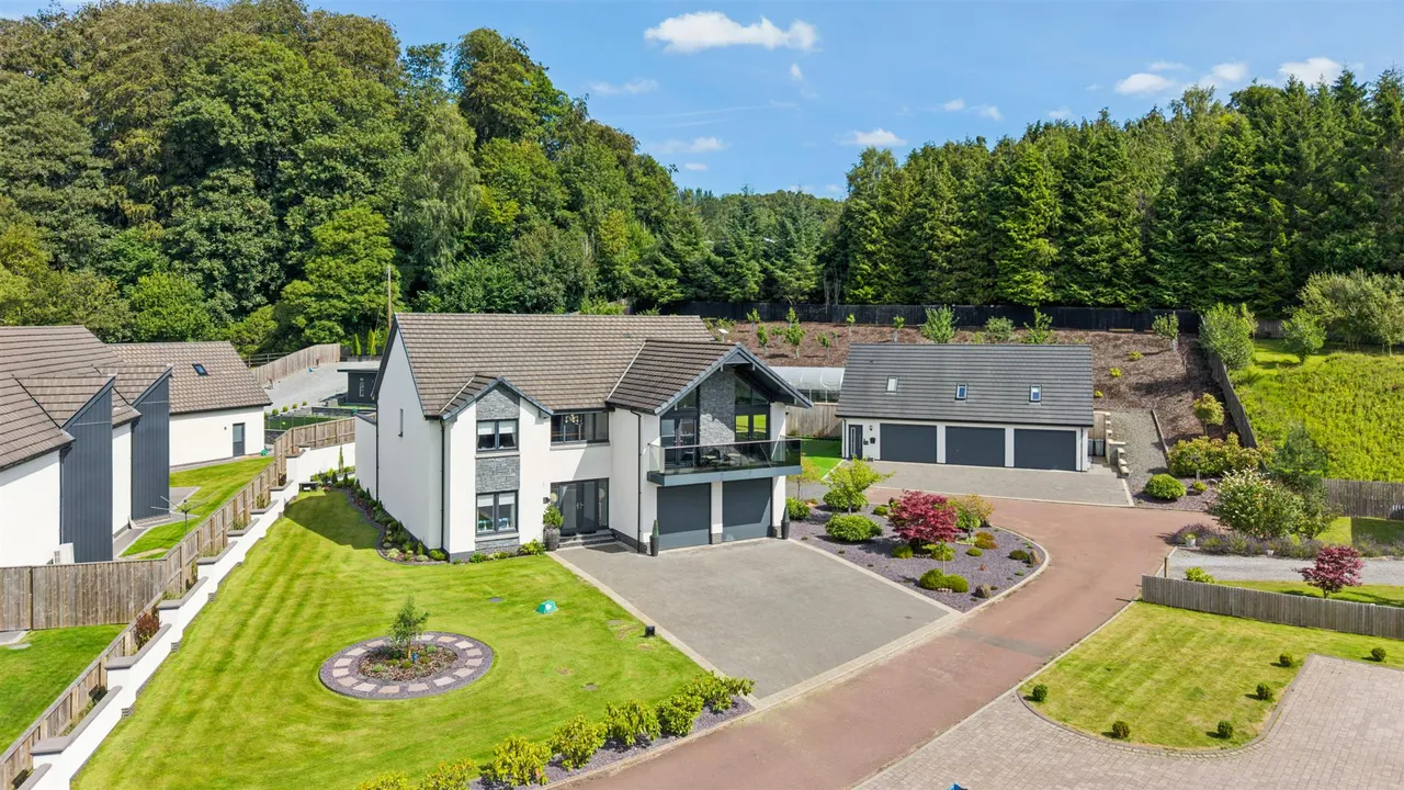 4 bed house for sale — Mauldslie Castle Orchard, Rosebank, Carluke, ML8 5FJ