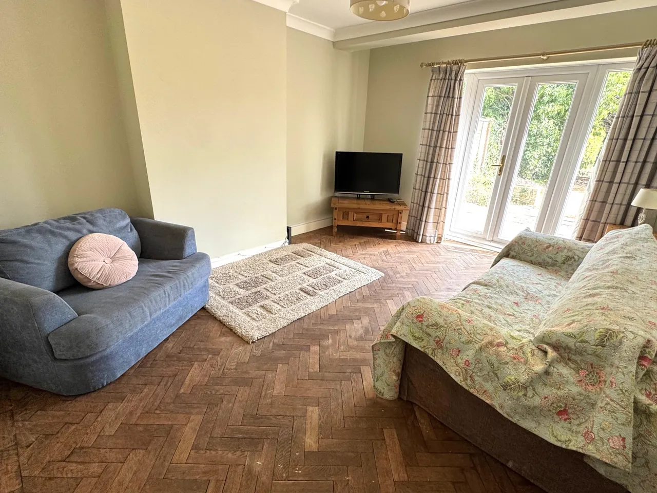 The Crescent, Surrey Egham, TW20, photo 3