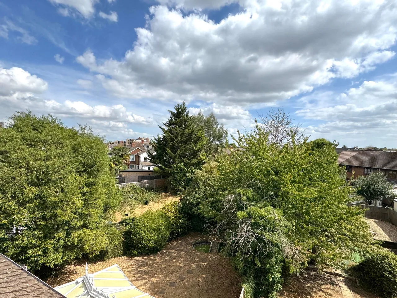 The Crescent, Surrey Egham, TW20, photo 12
