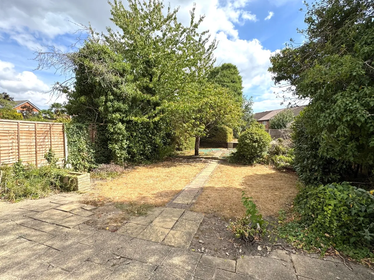 The Crescent, Surrey Egham, TW20, photo 11