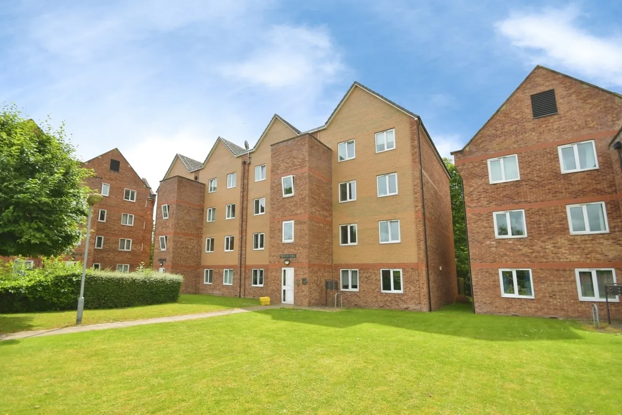 2 bed flat for sale, Tapton Lock Hill, Chesterfield, S41
