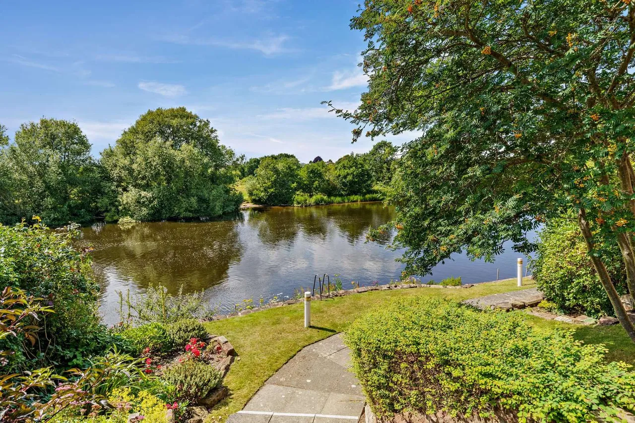 Dee Banks, Great Boughton, Chester, Cheshire, CH3 5UX, photo 10