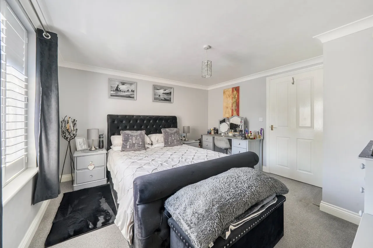 Station Road, Park Gate, SO31, photo 7