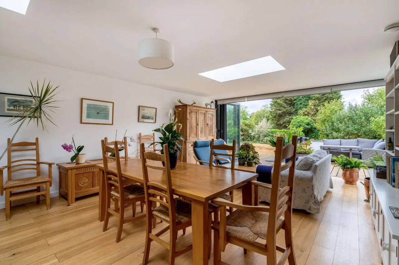 Dairy Lane, Hambleden, Henley-on-Thames, Buckinghamshire, RG9 3AS, photo 4