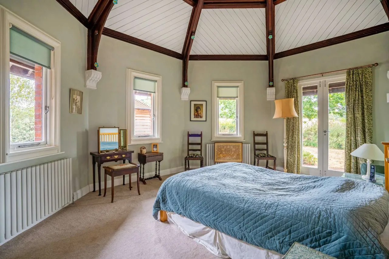 Dairy Lane, Hambleden, Henley-on-Thames, Buckinghamshire, RG9 3AS, photo 9