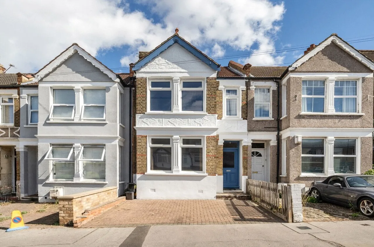 4 bed house for sale, Beauchamp Road, London, SE19