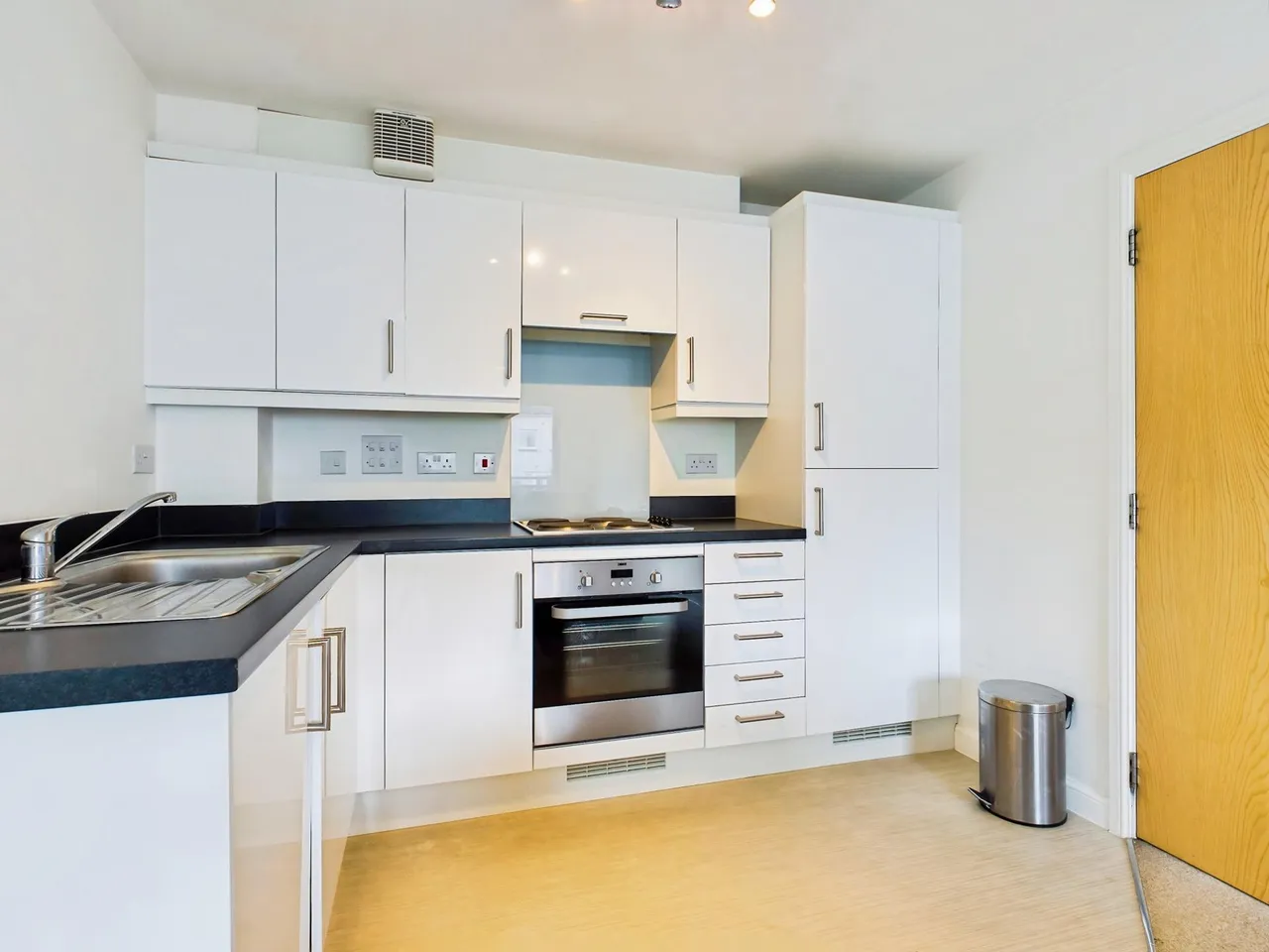 Sirius Apartments, Copper Quarter, Swansea, SA1, photo 11