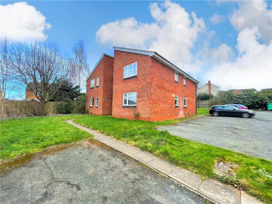 Henley Drive, Droitwich, WR9, photo 7