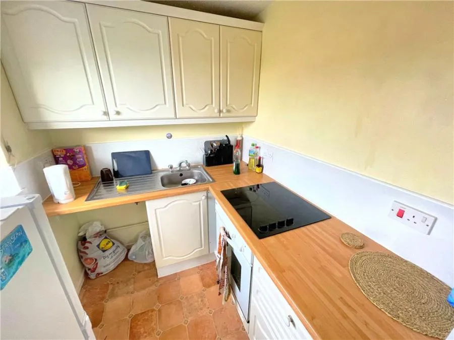 Henley Drive, Droitwich, WR9, photo 5