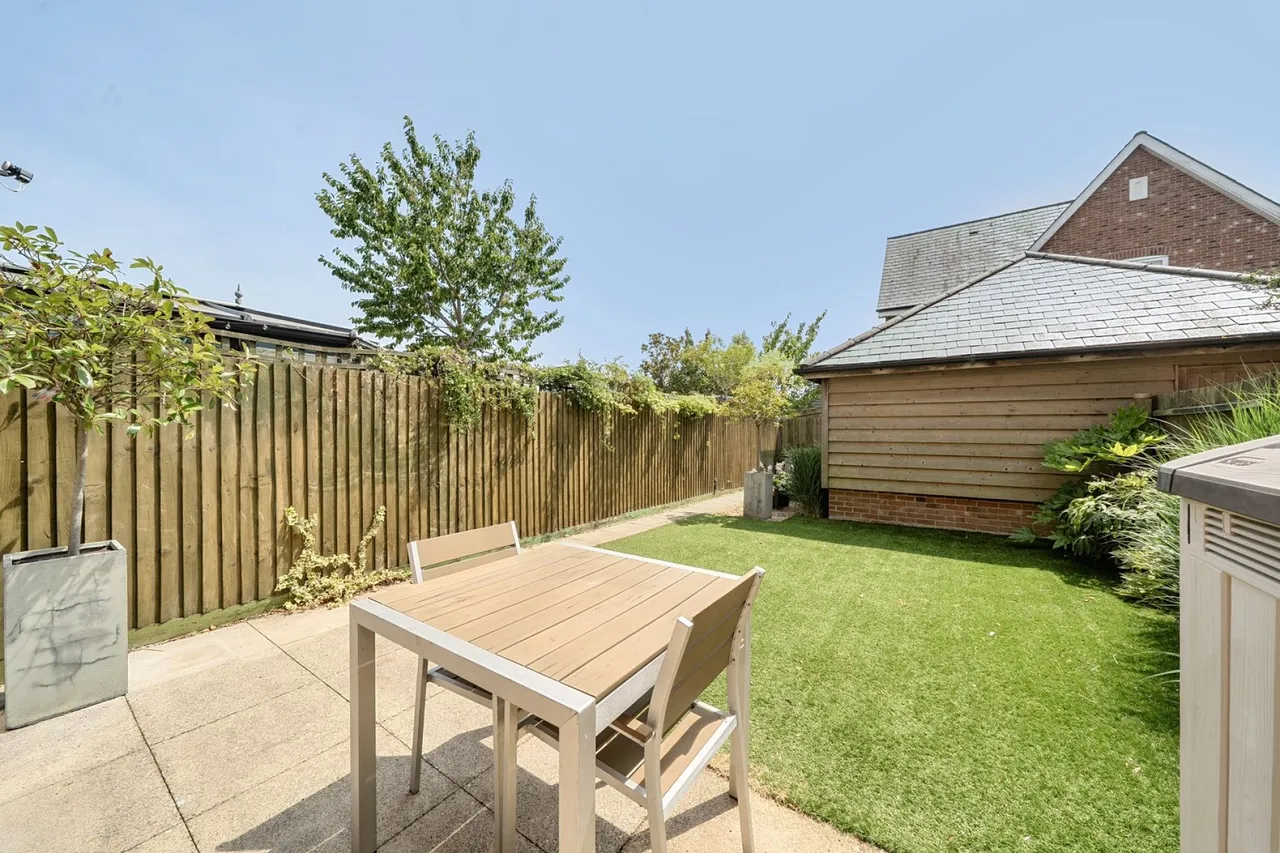 Avenue Road, Lymington, SO41, photo 19