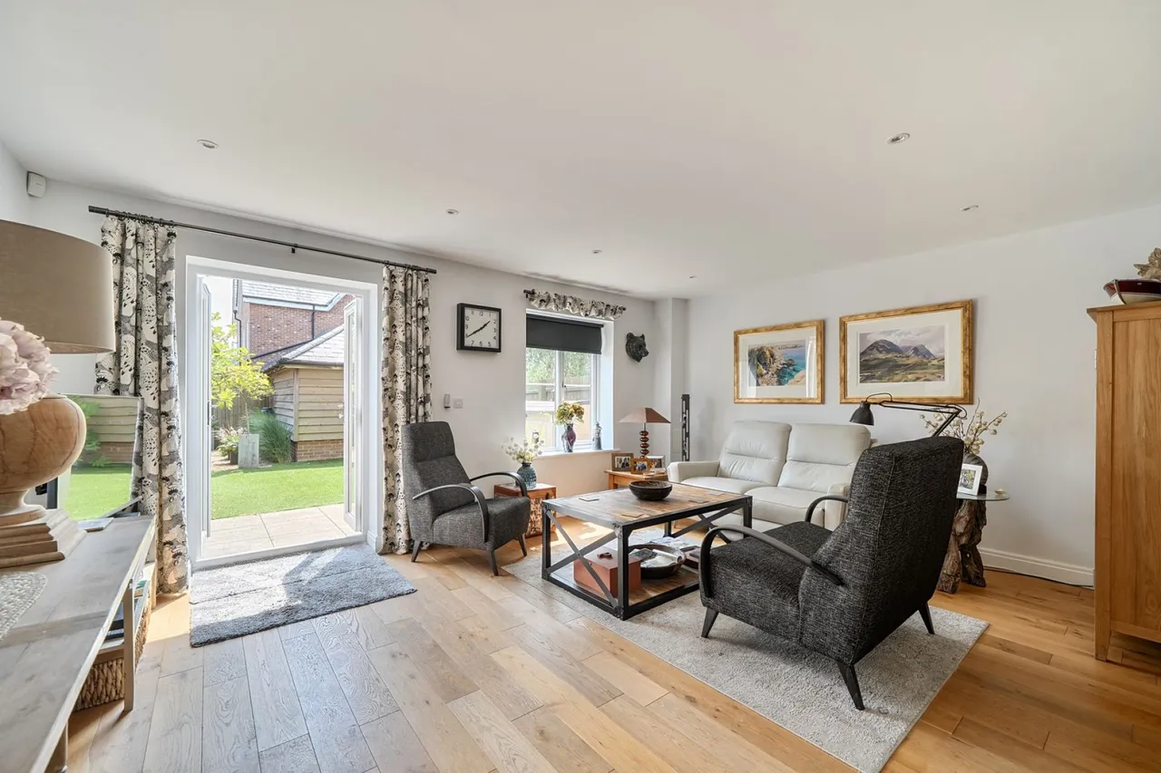 Avenue Road, Lymington, SO41, photo 2