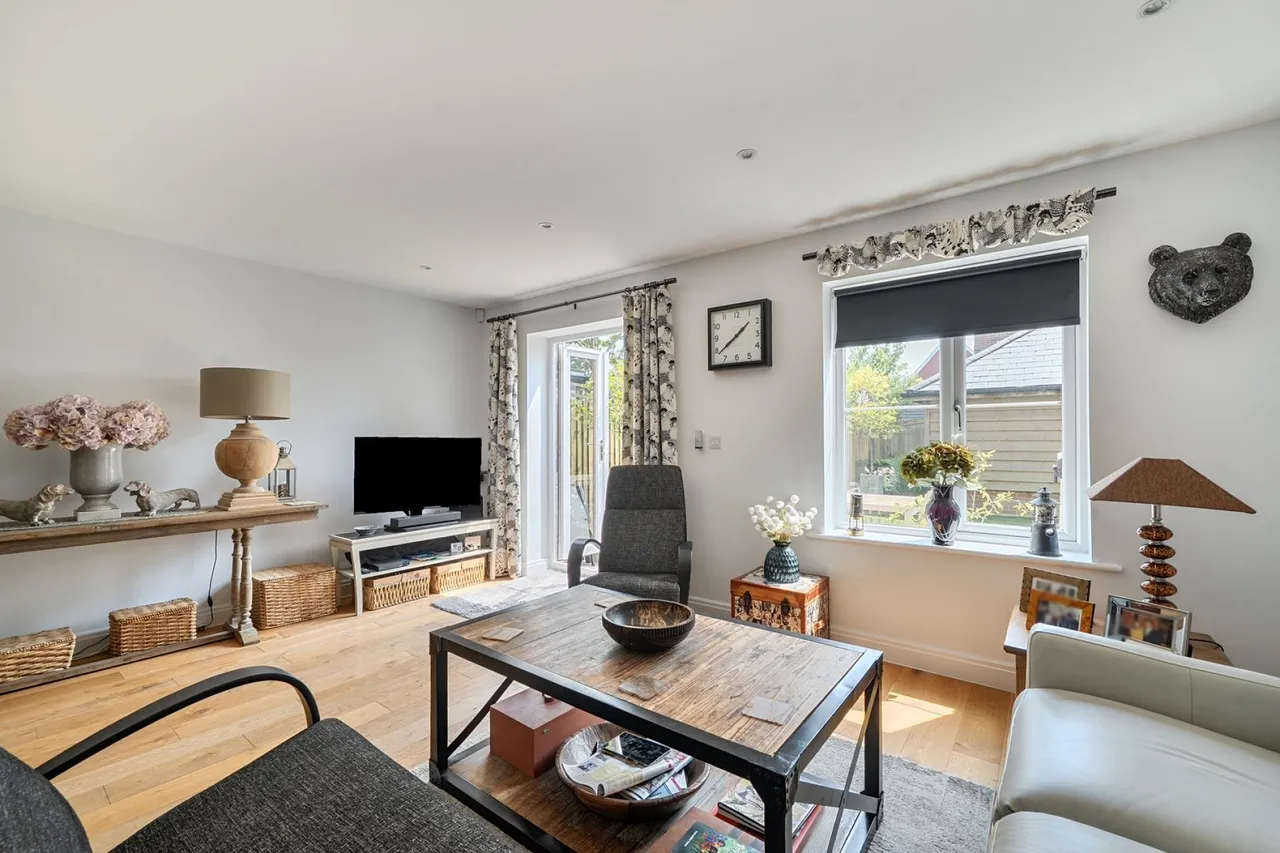Avenue Road, Lymington, SO41, photo 3