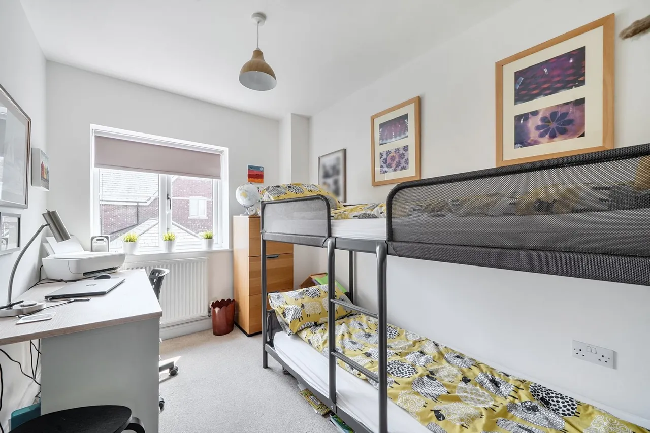 Avenue Road, Lymington, SO41, photo 14