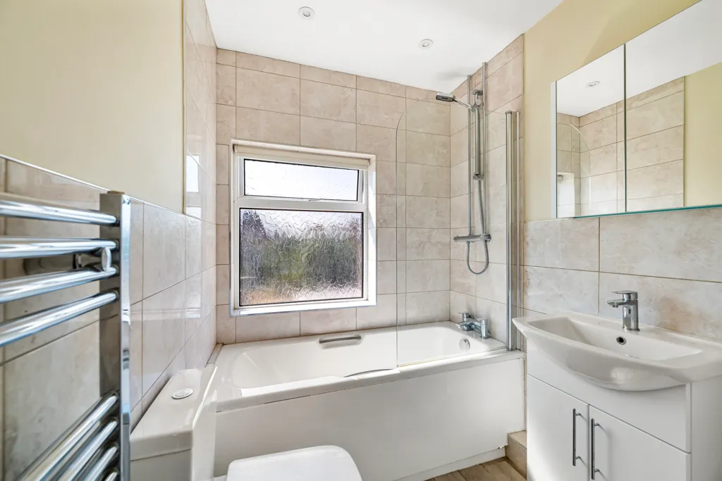 Newark Road, South Hykeham, LN6, photo 9