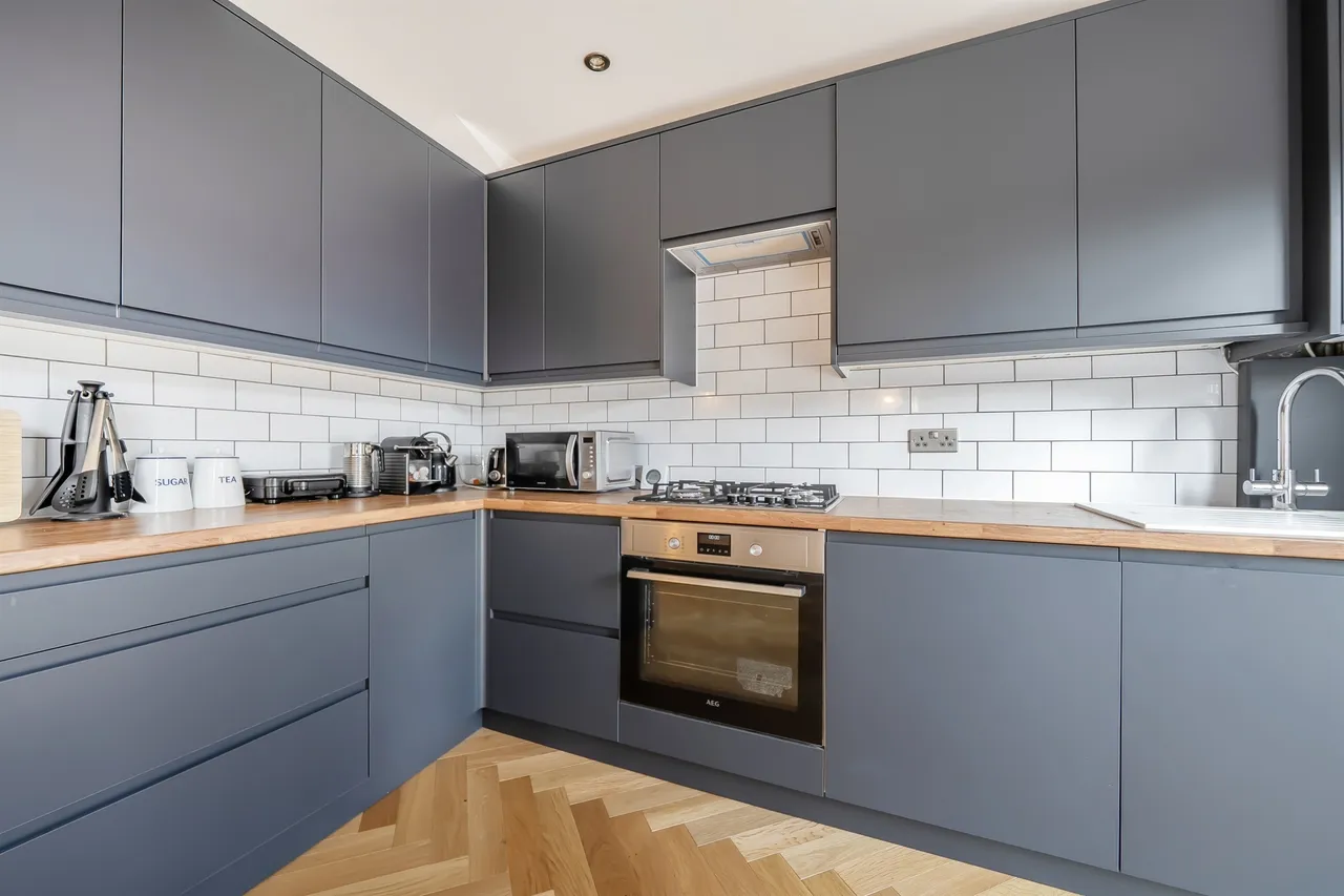Parsonage Lane, Enfield, photo 6